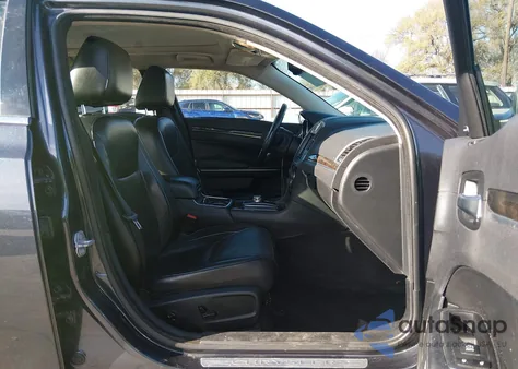 2017 Chrysler 300C z USA, uszkodzony, nr VIN 2C3CCAEG9HH541706